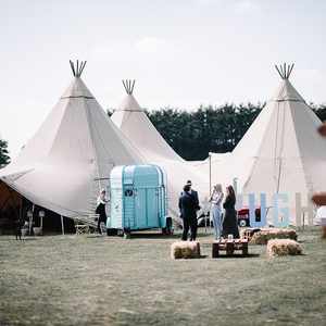 Tipis.jpg