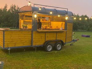 Trailer Bar at Alcott at night